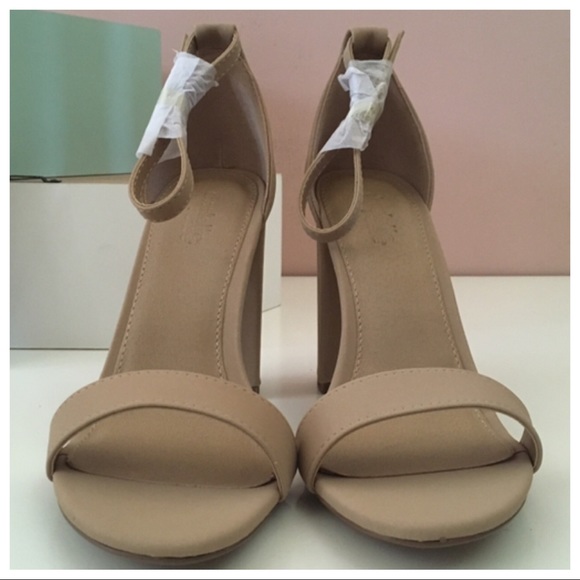 Charlotte Russe Nude Dress Sandals - Picture 2 of 7